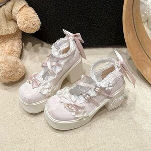 New (Size 7.5) Pink Lace Platforms